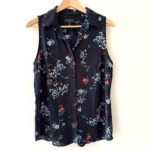 Banana Republic Drapey Classic Preppy Navy Floral Button-Up Sleeveless Blouse